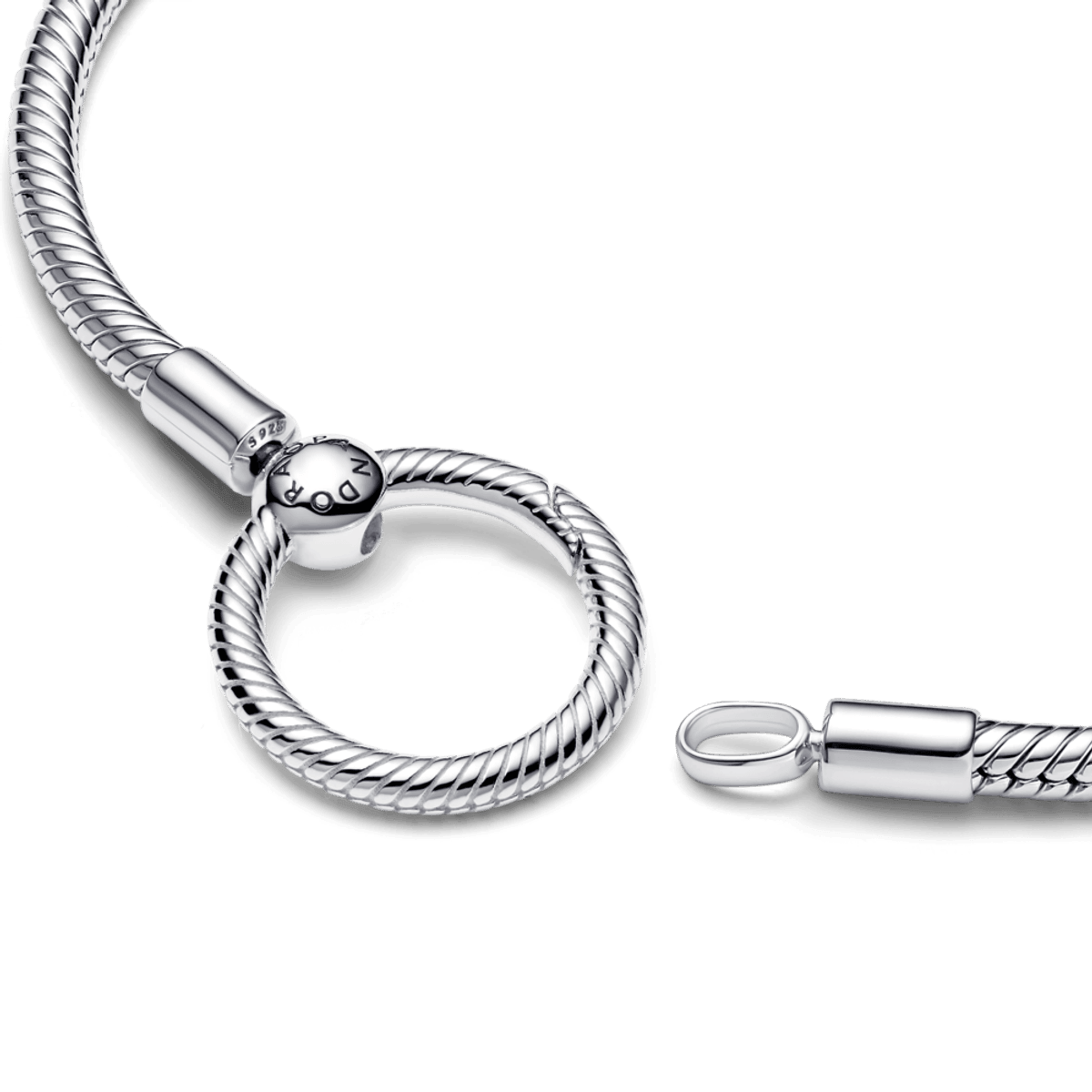 Bracelete de Prata em Trama e Fecho Porta-Charms O
