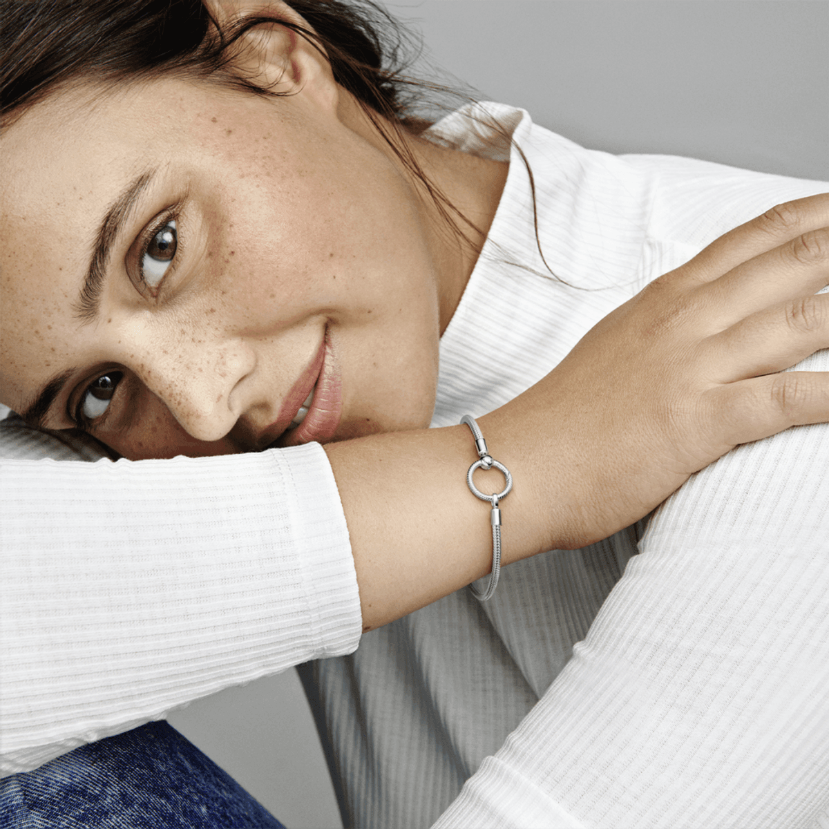 Bracelete de Prata em Trama e Fecho Porta-Charms O